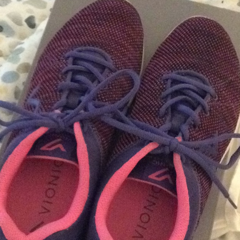 Vionic sneakers
